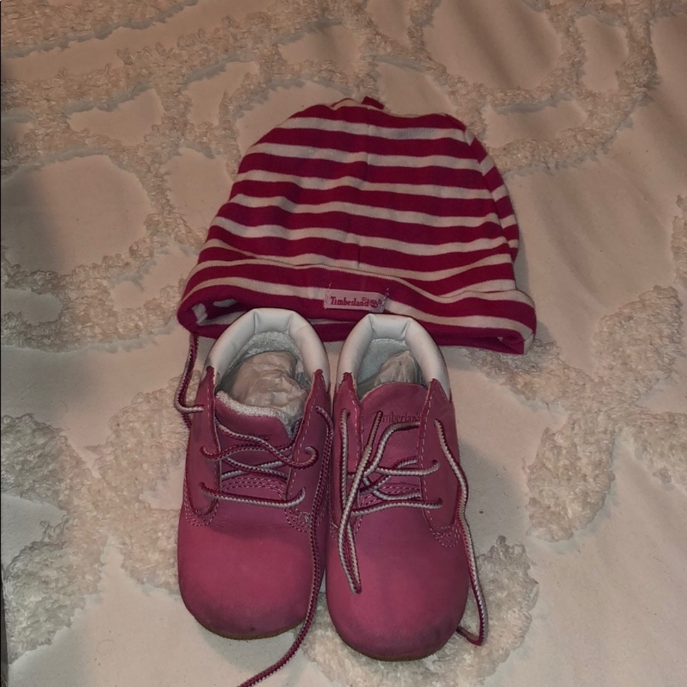 Timberlands crib shoes and hat set